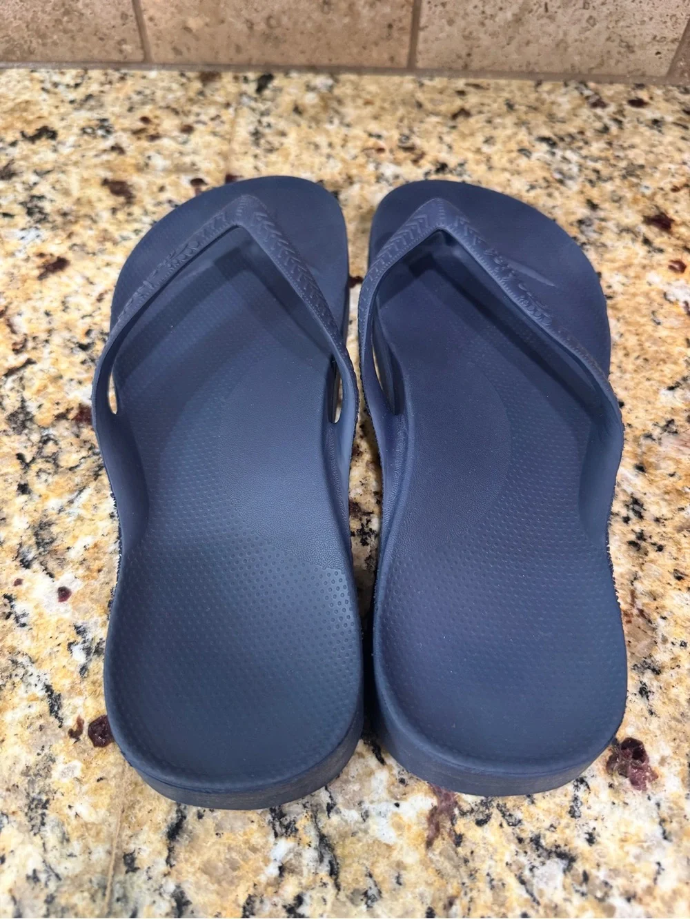 Archies Arch Support Flip Flops for Men & Women Navy W7/M6 EUC Beach